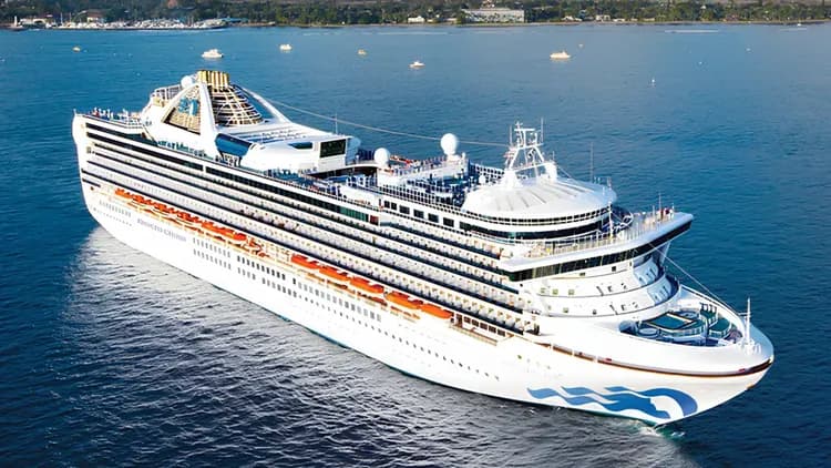 至尊公主遊輪船外觀