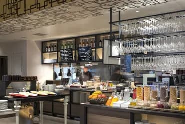 Courtyard by Marriott Shin-Osaka Station-3