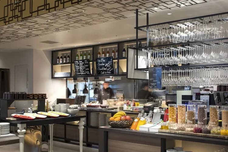 Courtyard by Marriott Shin-Osaka Station-3