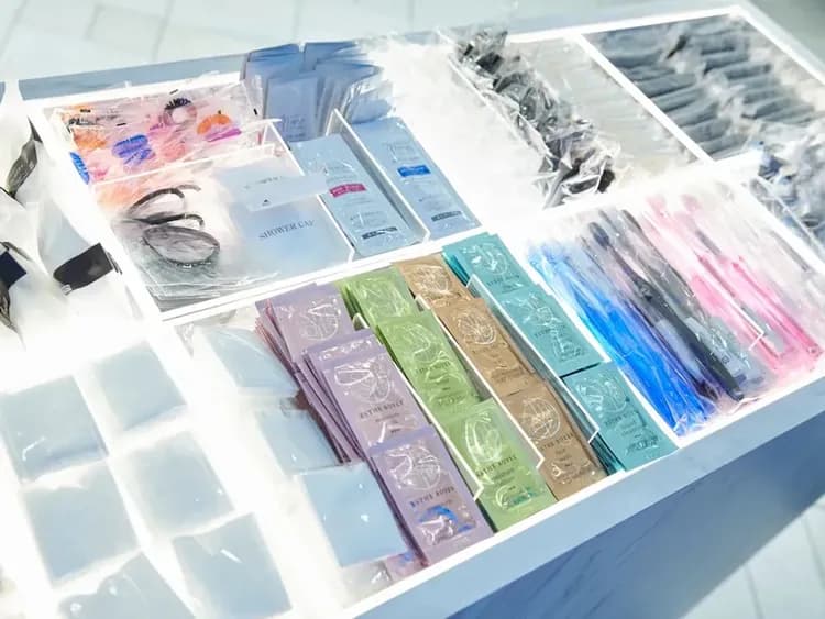 Check-in/check-out kiosk