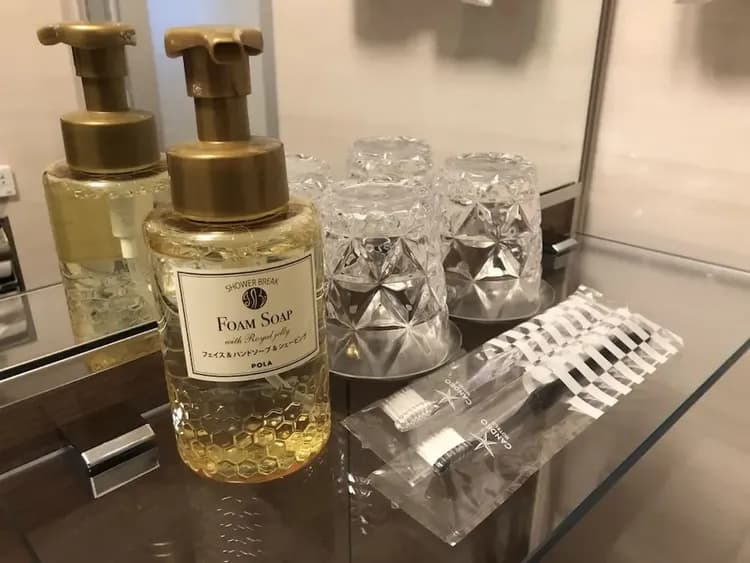 Bathroom amenities
