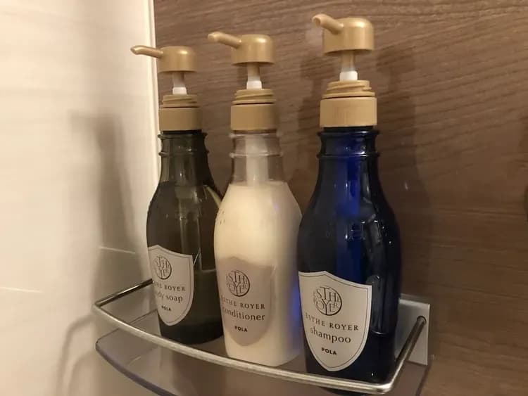 Bathroom amenities