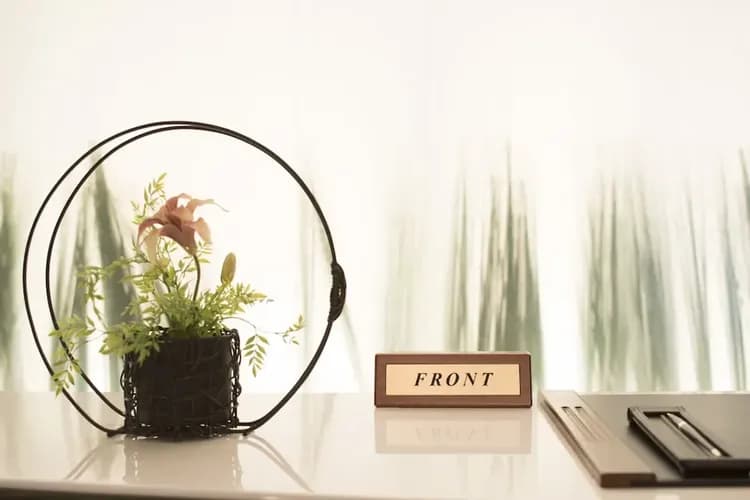 Check-in/check-out kiosk