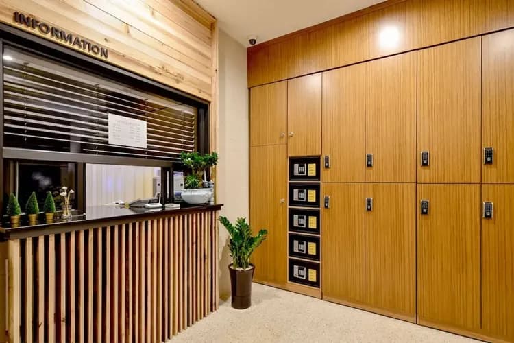 Check-in/check-out kiosk