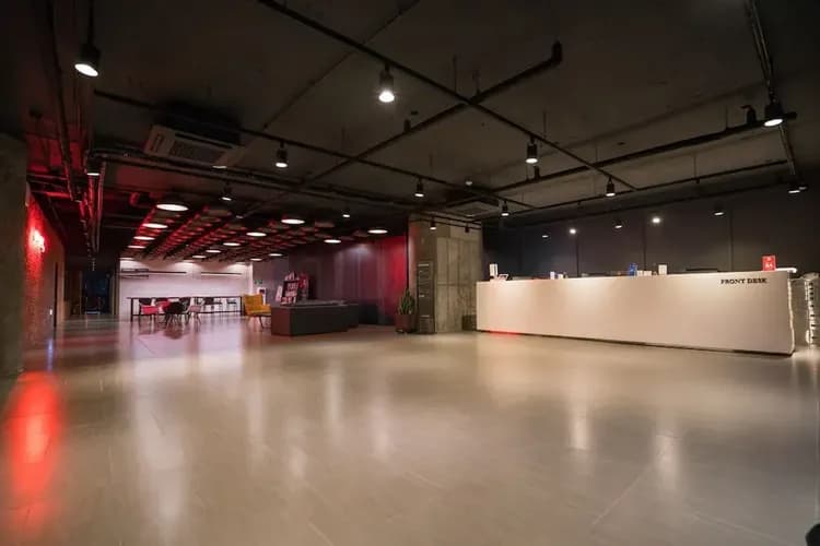 Lobby lounge