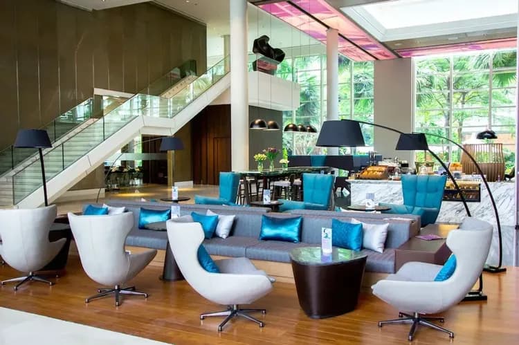 Lobby lounge