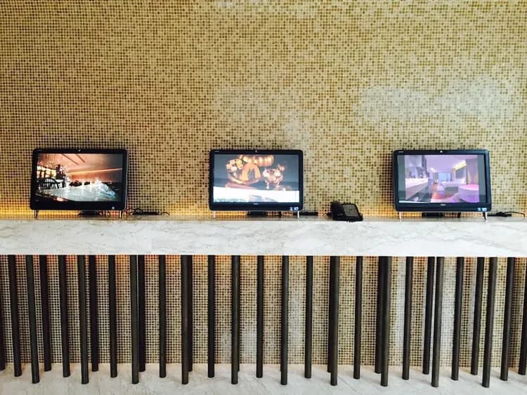 Check-in/check-out kiosk