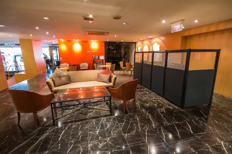 Lobby lounge