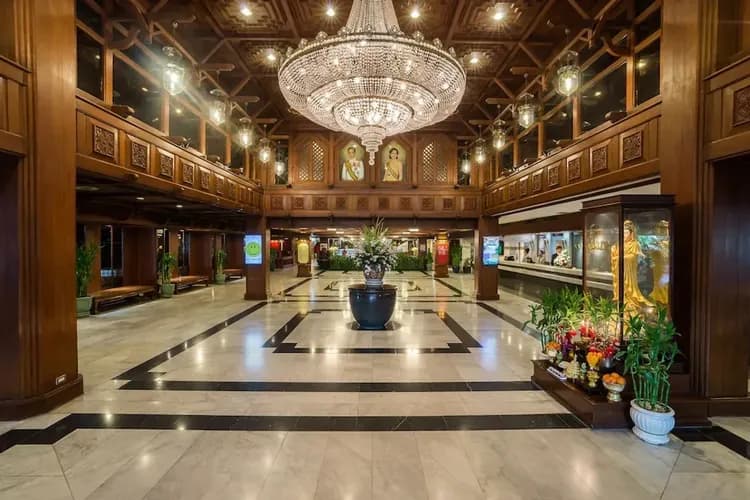 Check-in/check-out kiosk