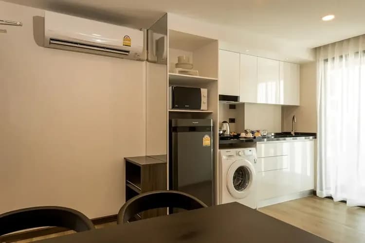 Private kitchenette