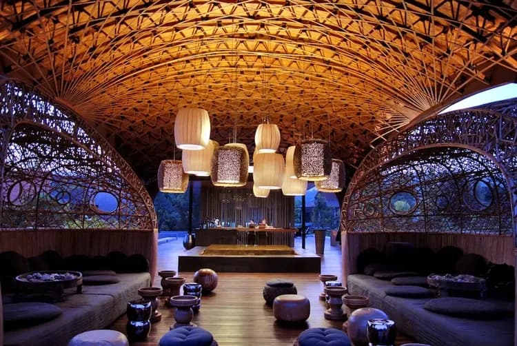 Check-in/check-out kiosk