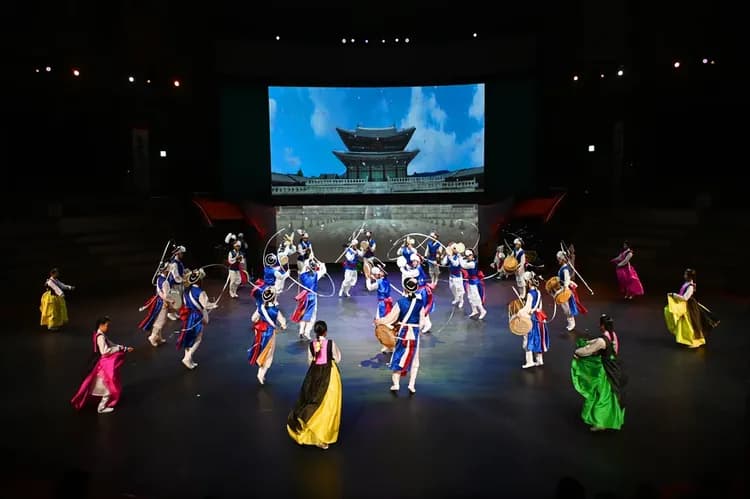 城男寺黨巴吾德兒表演