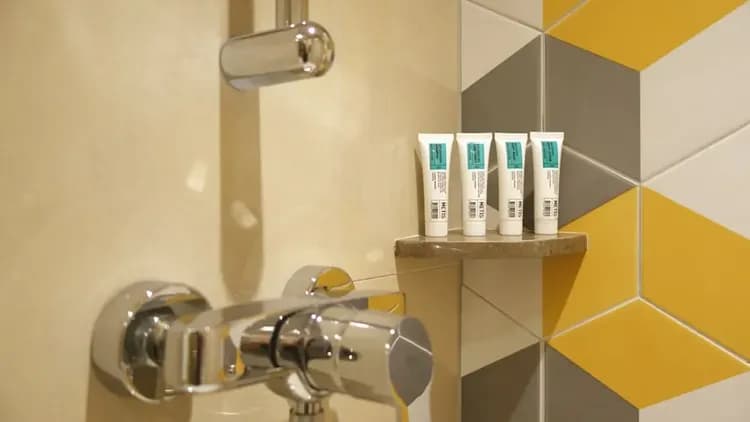 Bathroom amenities