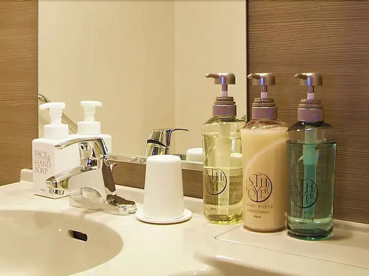 Bathroom amenities