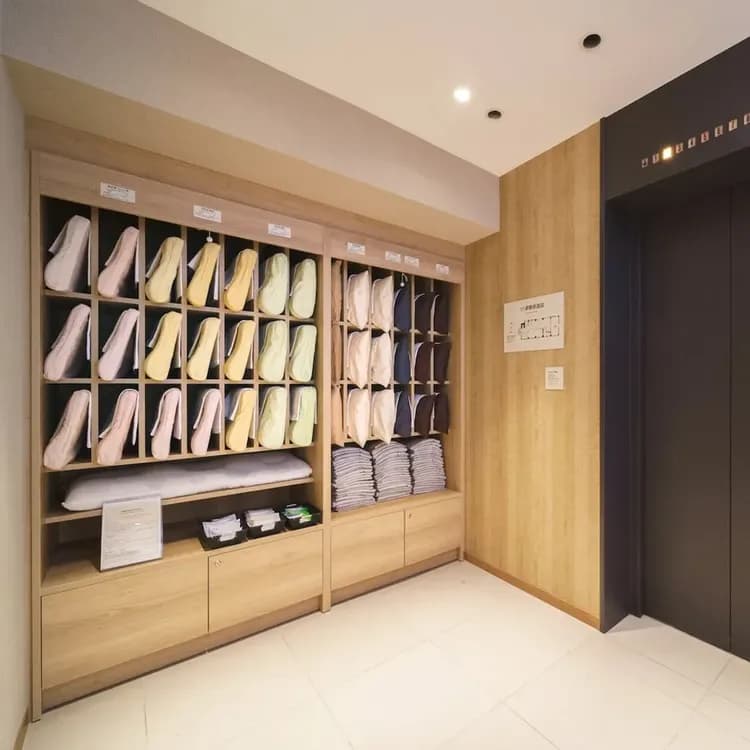 Room amenity