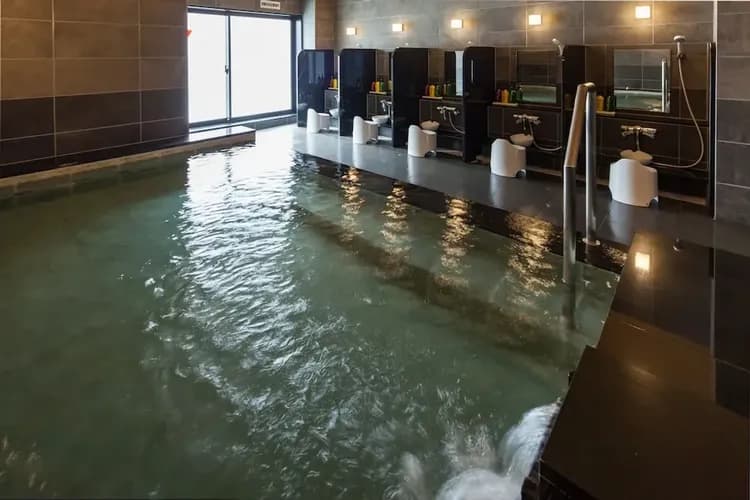 Indoor spa tub