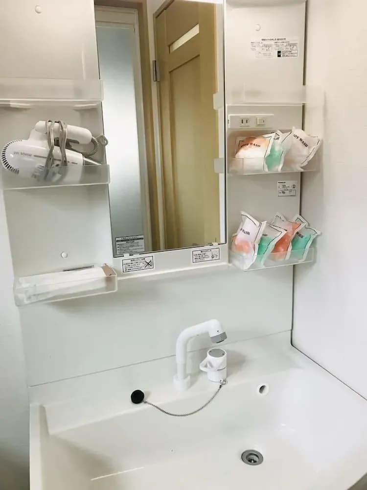 Bathroom sink