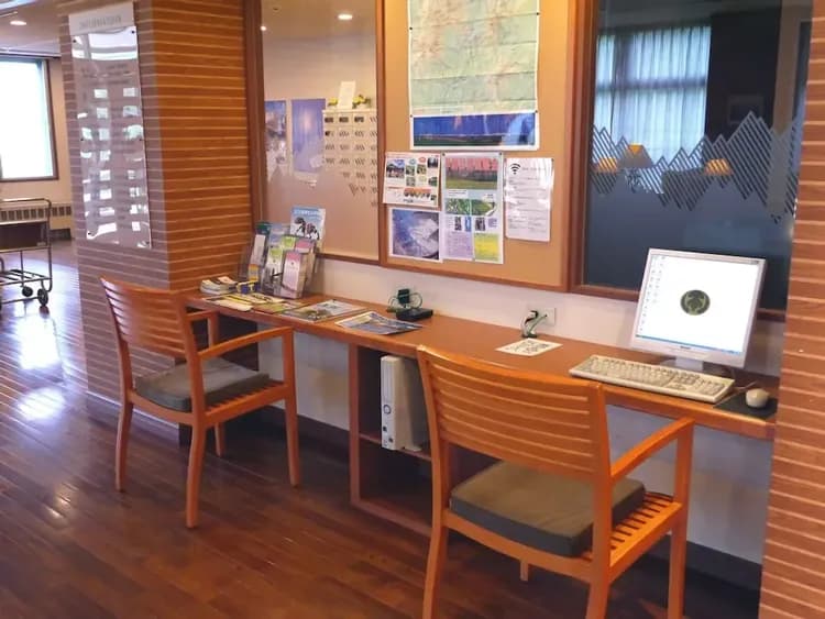 Check-in/check-out kiosk