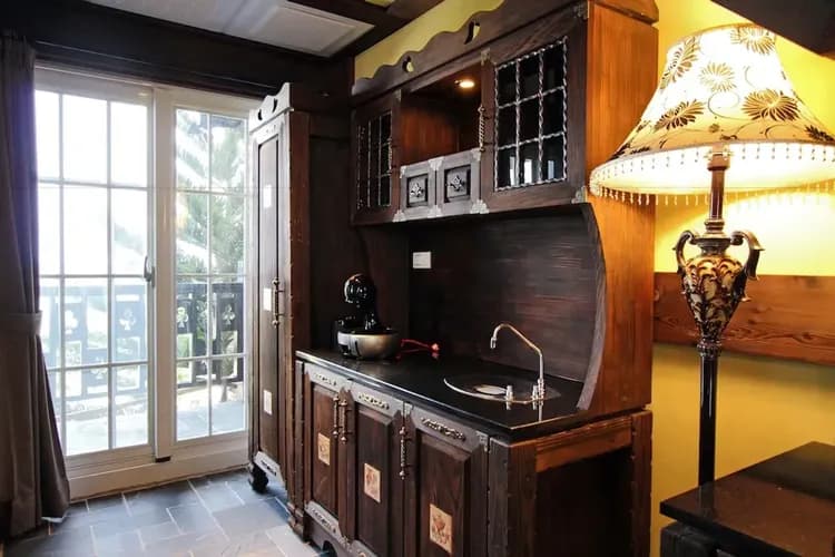 Private kitchenette