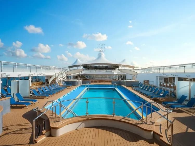 Wave Pool 戶外泳池