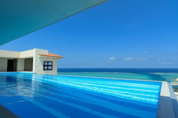 Infinity pool