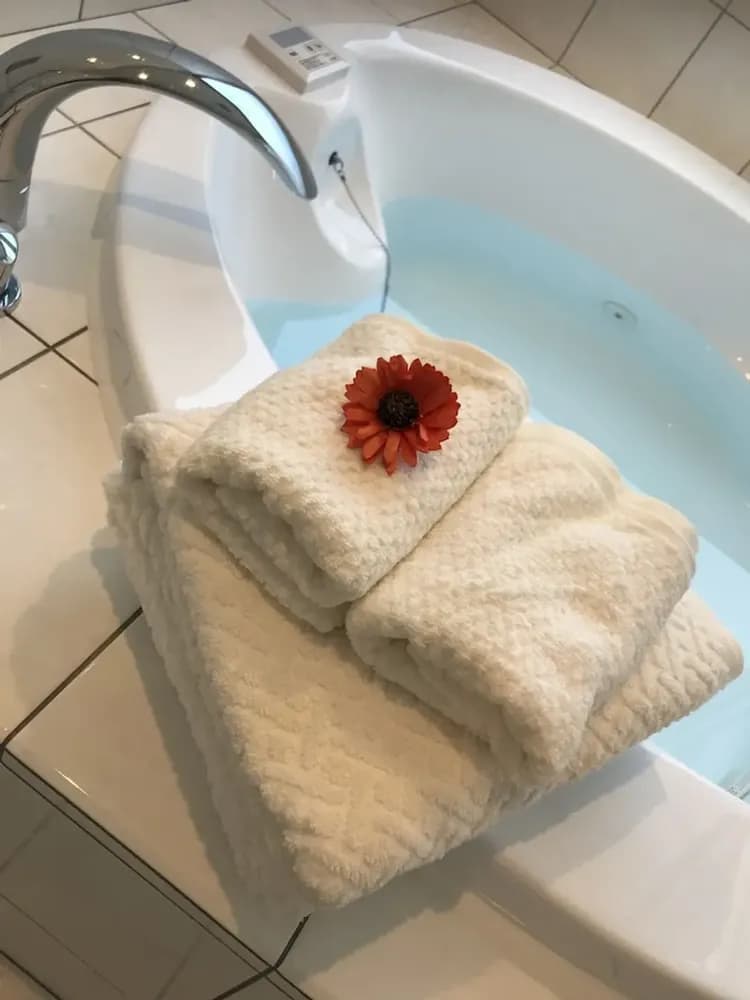 Jetted tub