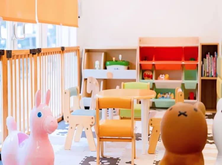 Check-in/check-out kiosk