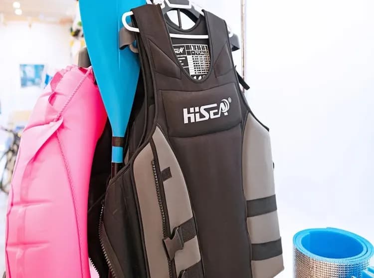 Check-in/check-out kiosk