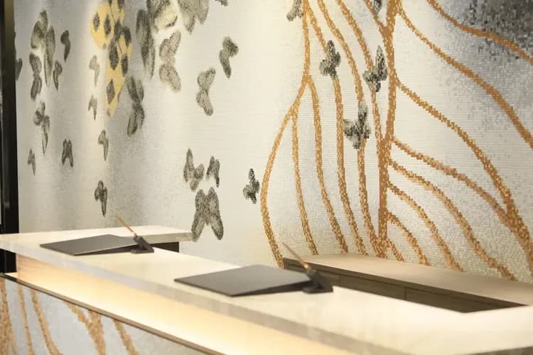 Check-in/check-out kiosk