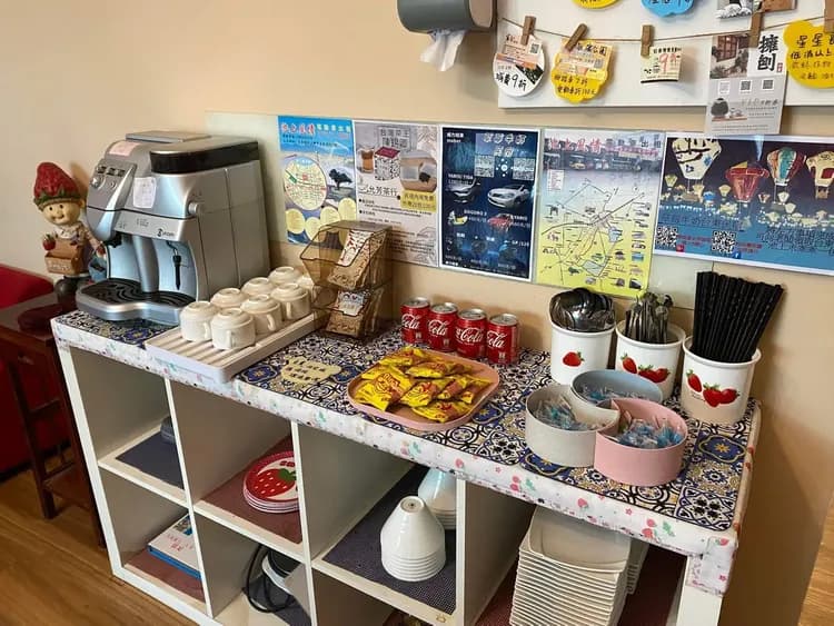 Strawberry Milk Bed and Breakfast-4