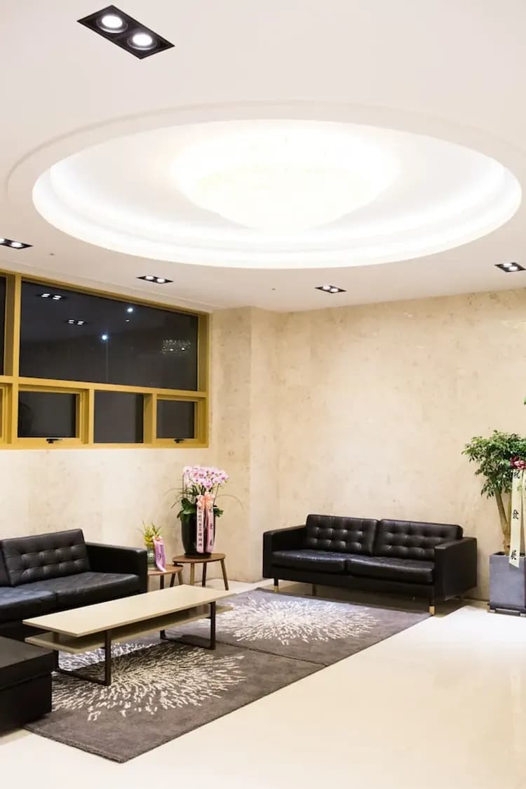 Check-in/check-out kiosk