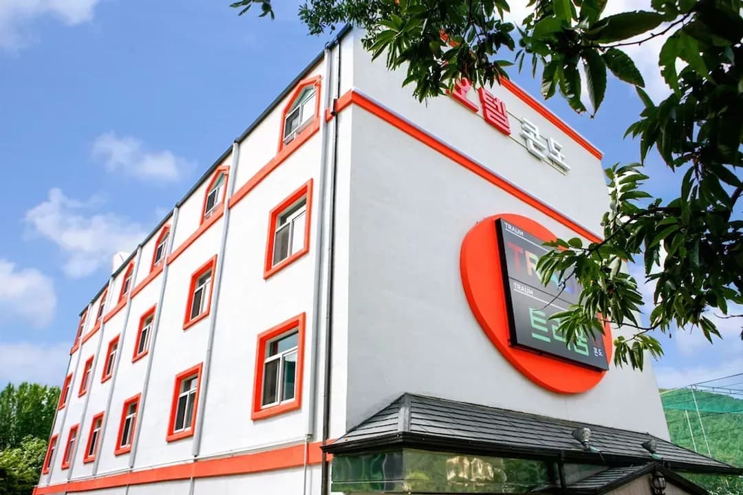 Gyeonggi-do-Traum Hotel & Condo