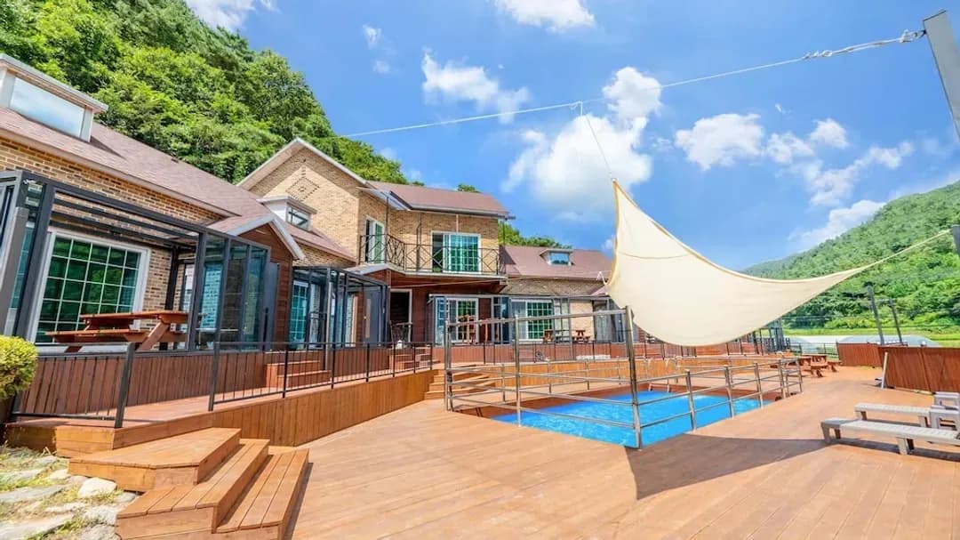 Gyeonggi-do-Gapyeong Haneulsup Spa Pension
