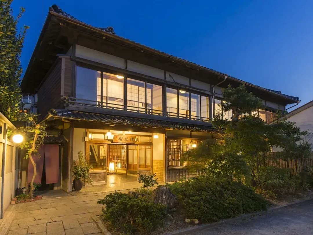 아이치 현-나고미 노 야도 카쿠조로