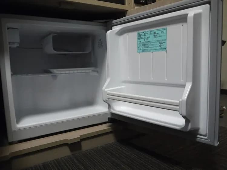 Mini-refrigerator