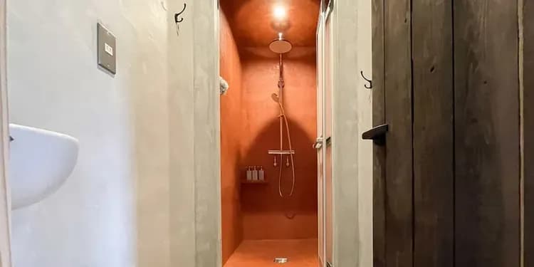 Bathroom shower