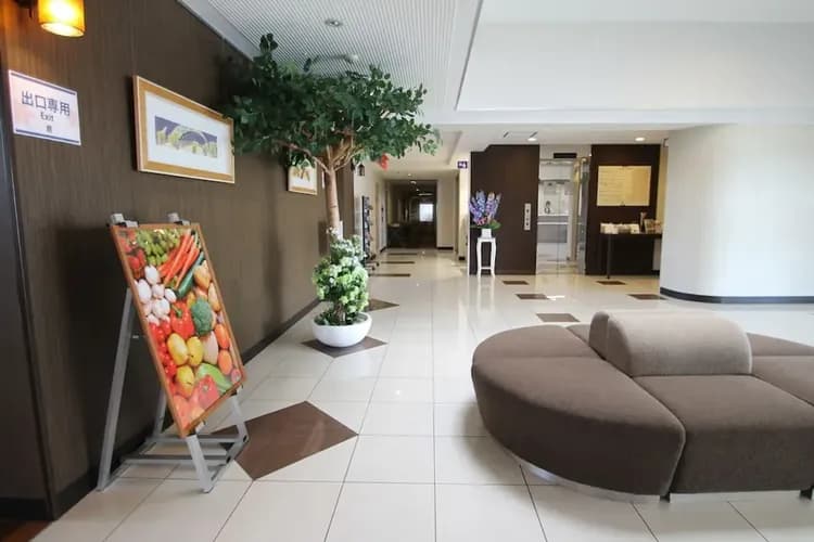 Check-in/check-out kiosk