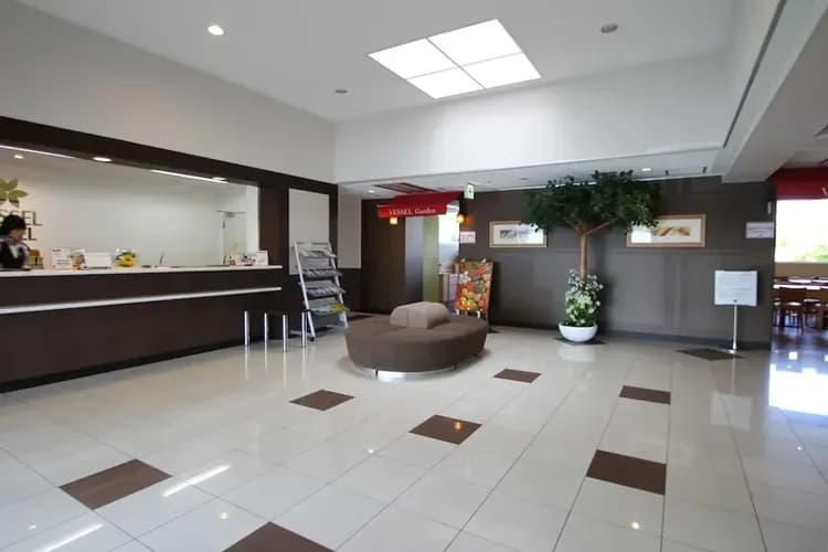 Check-in/check-out kiosk