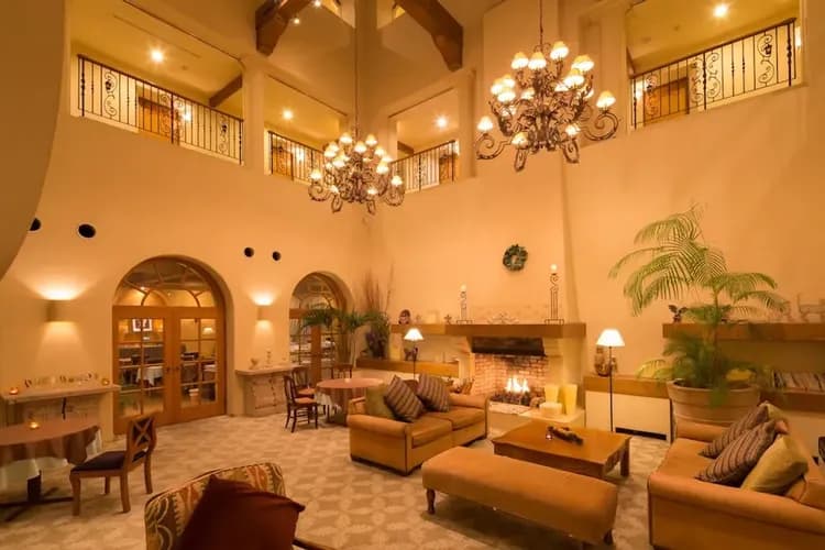 Lobby lounge