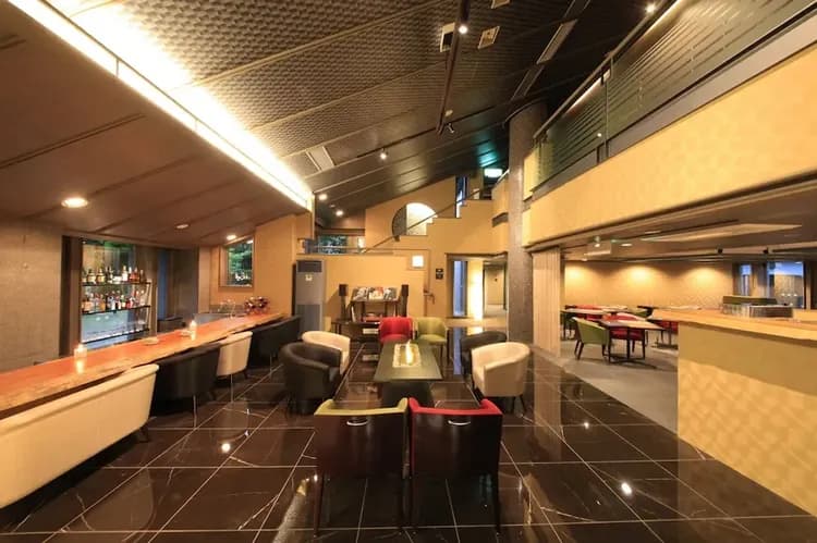 Lobby lounge