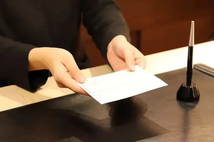 Check-in/check-out kiosk