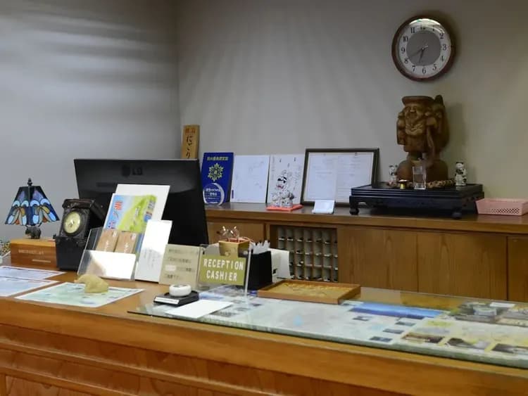 Check-in/check-out kiosk