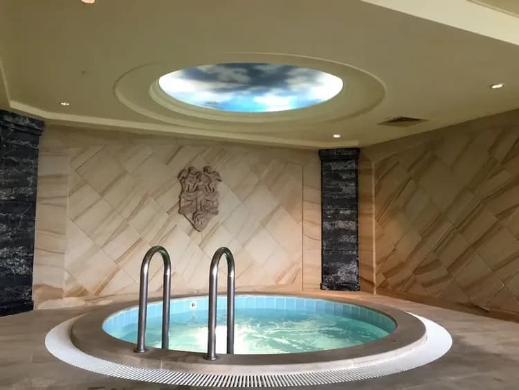Indoor spa tub