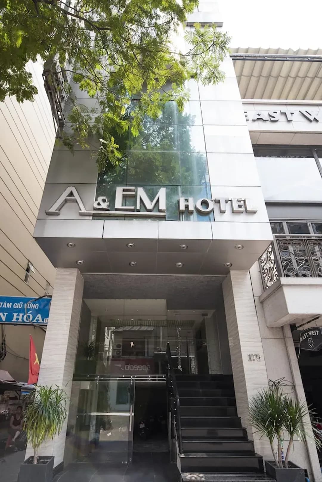 Ho Chi Minh City-A&EM - The Petit Hotel