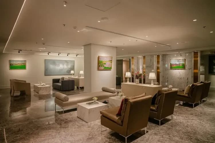 Lobby lounge