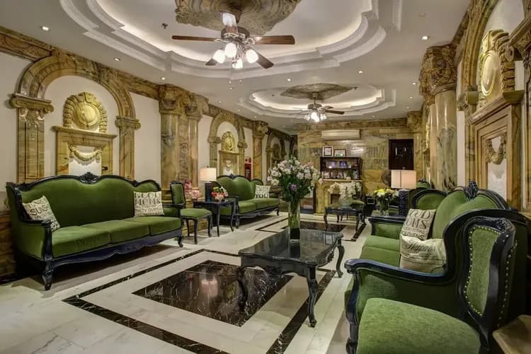 Lobby lounge