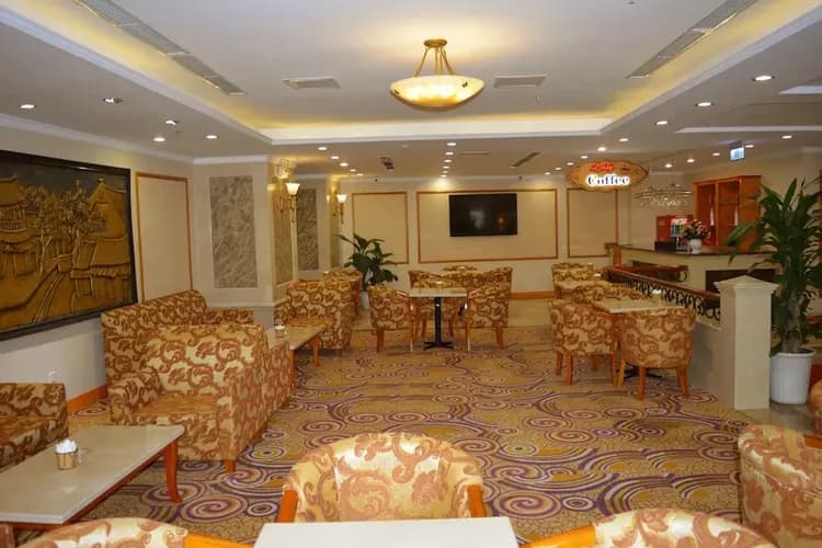 Lobby lounge