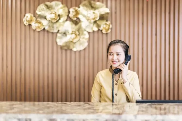 Check-in/check-out kiosk