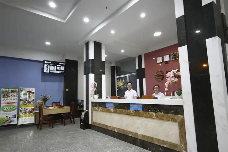 Check-in/check-out kiosk