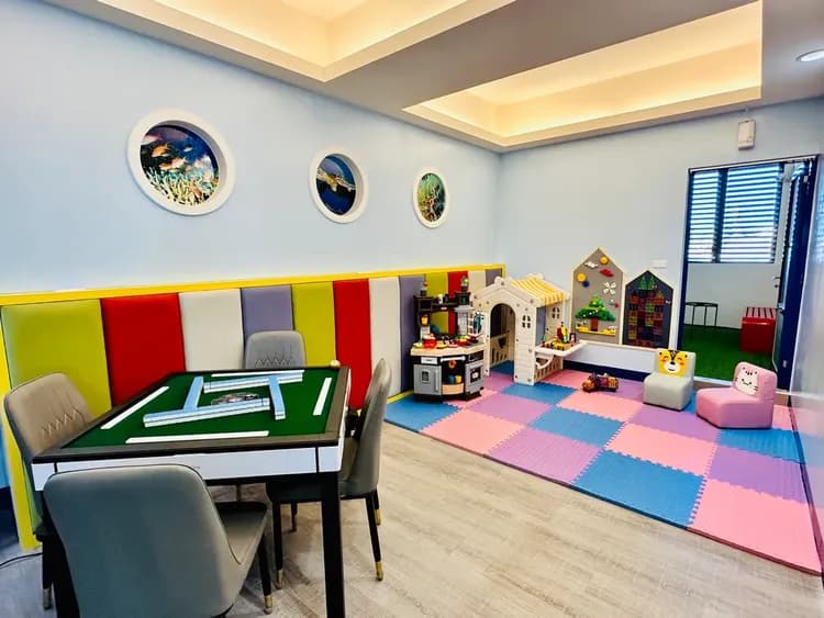 Little Ryukyu Boath House B & B-5